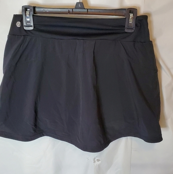 ZELLA Tennis Skort in Size Medium in Black Preloved. - Picture 2 of 7